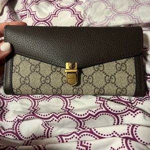 Gucci vintage style leather wallet